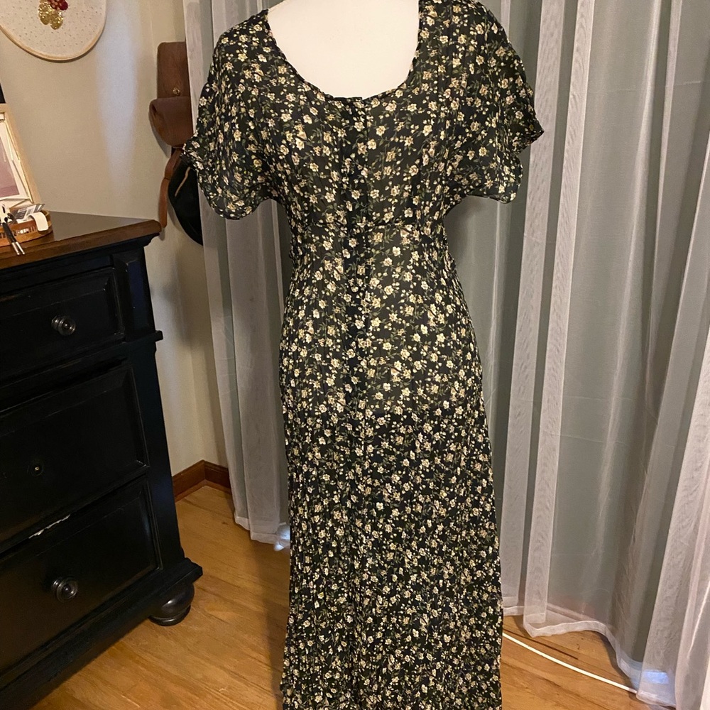 Vintage 90’s grunge floral button front maxi dress